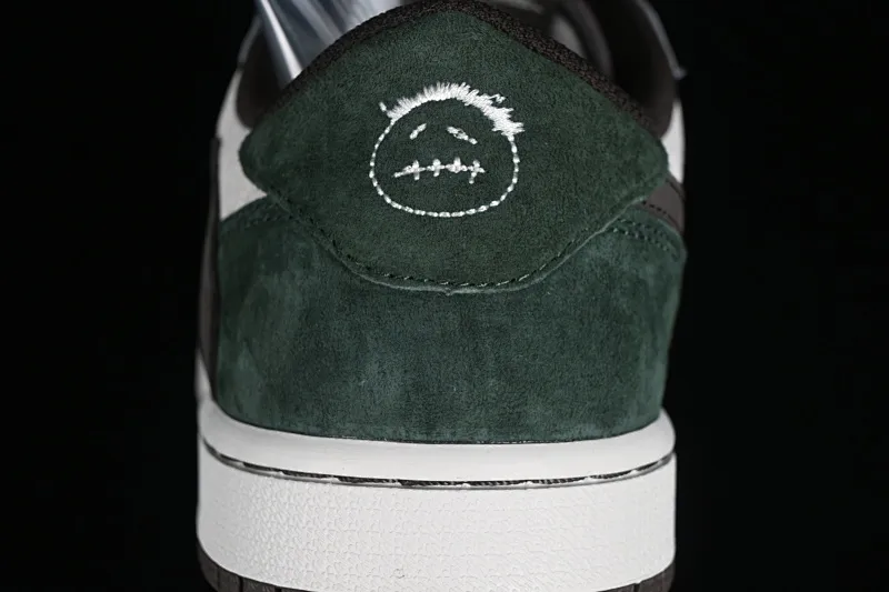 All Categories Air Jordan Jordan Series Basketball Shoes Air Jordan 1 Low Travis Scott x Air Jordan 1 Low OG AJ1 Joe 1 Reversed Overhook Joint Style Casual Sports Basketball Shoes DM7866-820